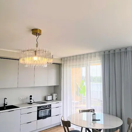 Raeaema 7d-2 Suure Roduga Kahetoaline Kuelaliskorter Joe Aeaeres Апартаменти *