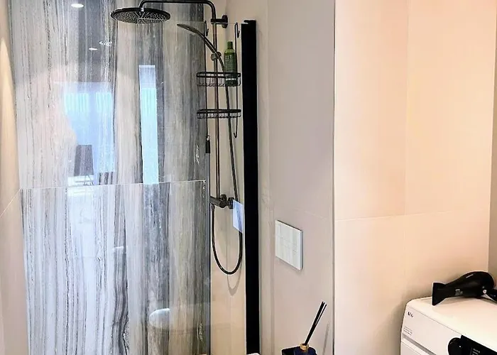 Raeaema 7d-2 Suure Roduga Kahetoaline Kuelaliskorter Joe Aeaeres *