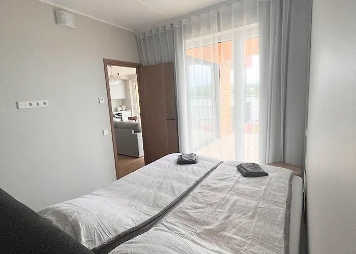 Raeaema 7d-2 Suure Roduga Kahetoaline Kuelaliskorter Joe Aeaeres Daire Pärnu