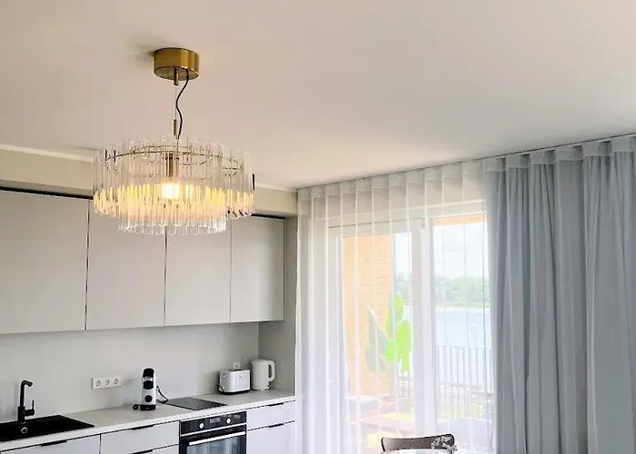 Raeaema 7d-2 Suure Roduga Kahetoaline Kuelaliskorter Joe Aeaeres Апартаменти *